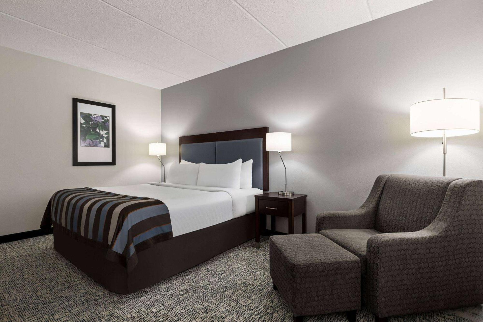 Wingate By Wyndham Fletcher At Asheville Airport Extérieur photo